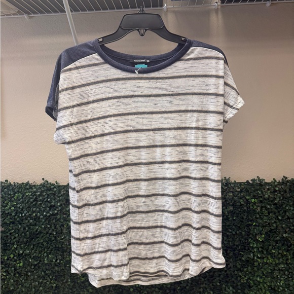 Pink Clover Tops - Pink Clover Kandy Short Sleeve Knit Top - M